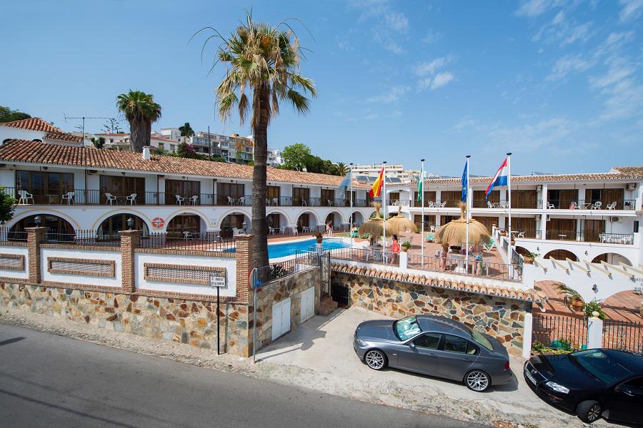 Buitenkant van Appartementen La Baranda in La Carihuela